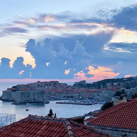 Sunset Over The Dubrovnik'S Old Town Exterior photo