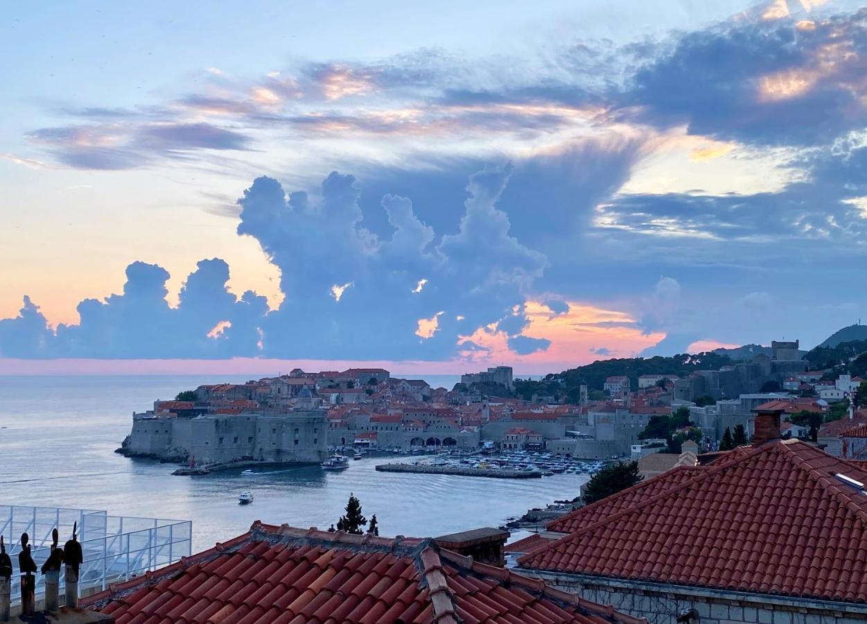 Apartment Sunset Over The Dubrovnik's Old Town *