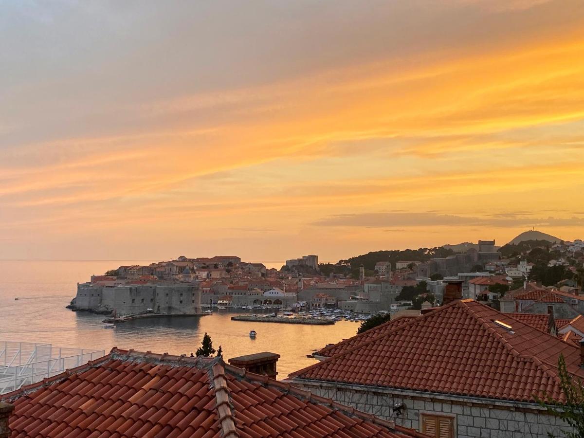 Sunset Over The Dubrovnik's Old Town Apartment Dubrovnik