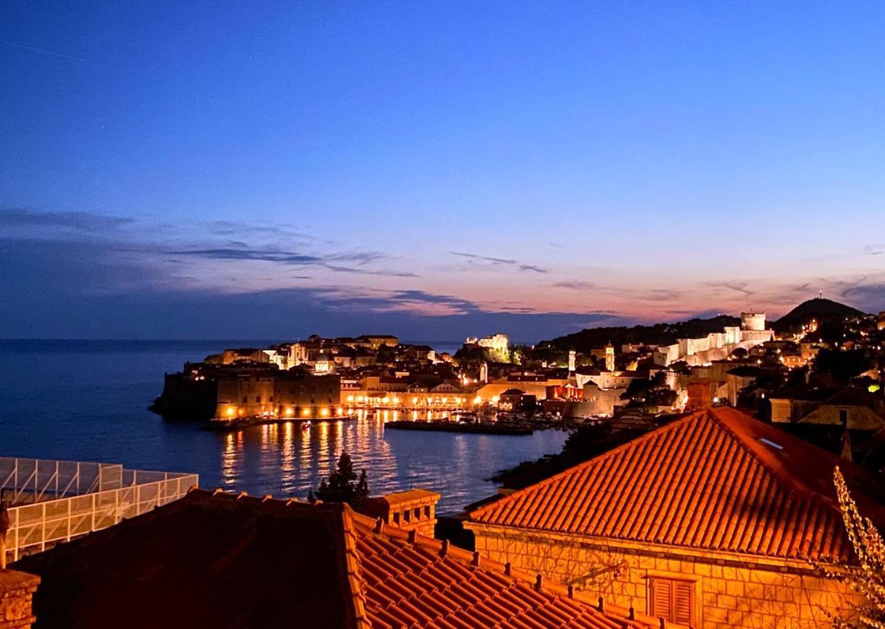 Apartment Sunset Over The Dubrovnik's Old Town Dubrovnik